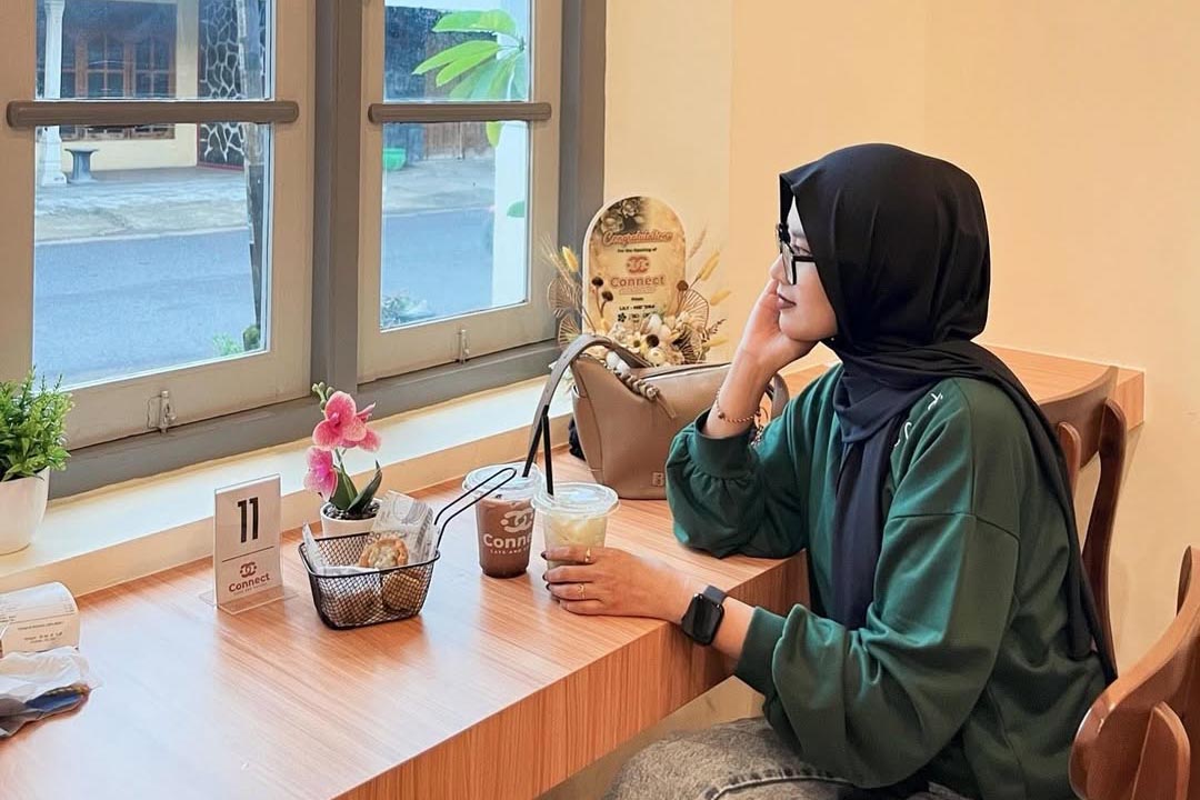 Di Ponorogo terdapat sejumlah tempat nongkrong yang menawarkan kenyamanan bagi pengunjung. Coba cafe hits yang tergolong instagramable ini.