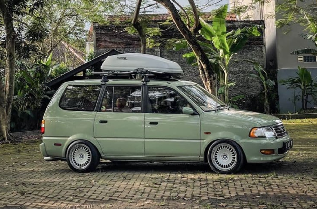 Modif keren Kijang Kapsul.