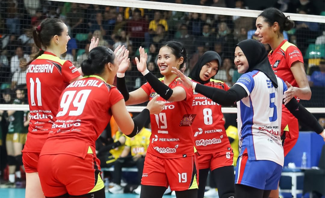 Jakarta Pertamina Enduro berhasil menaklukkan Gresik Petrokimia 3-2 di Final Four Proliga 2025.