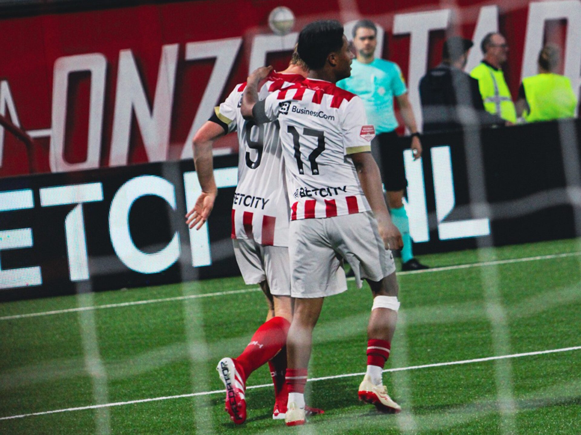Mauresmo Hinoke mencetak satu gol untuk timnya, TOP Oss saat bermain imbang 2-2 melawan Vitesse di pekan ke-37 Liga 2 Belanda. FOTO: Instagram TOP Oss