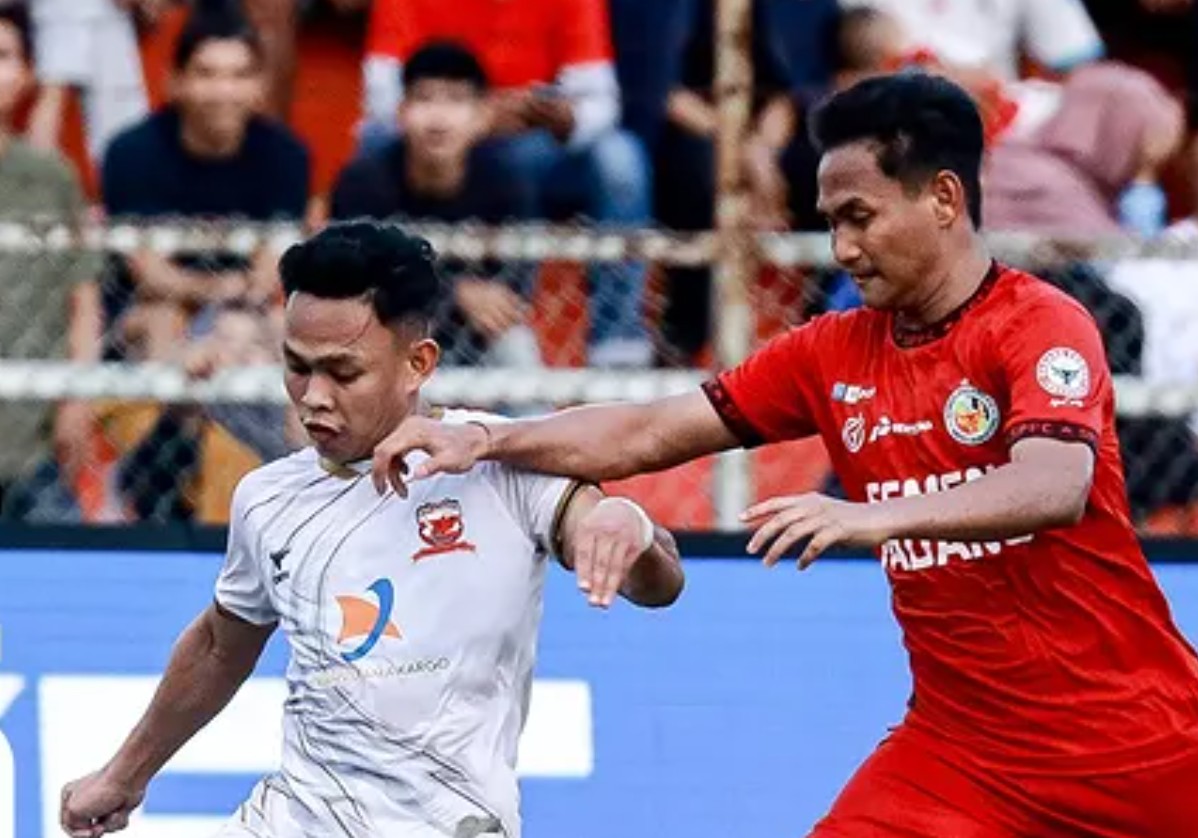 Madura United melakoni laga sengit kontra Semen Padang di lanjutan Liga 1.