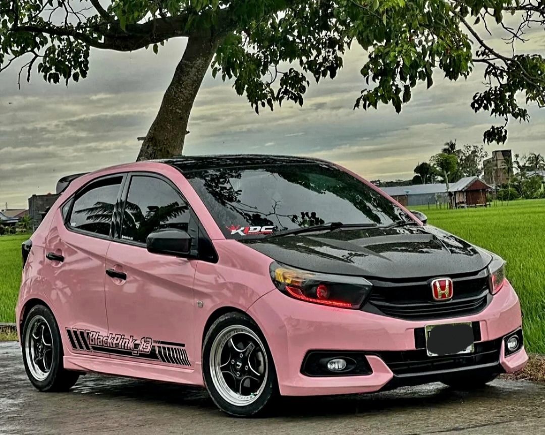 Modifikasi cantik Honda Brio Satya.