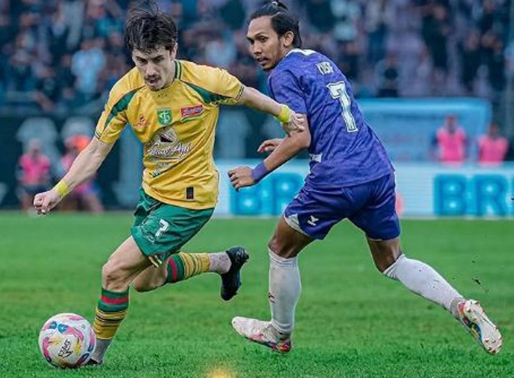 Persebaya menghadapi Persik di pekan ke-31 Liga 1.