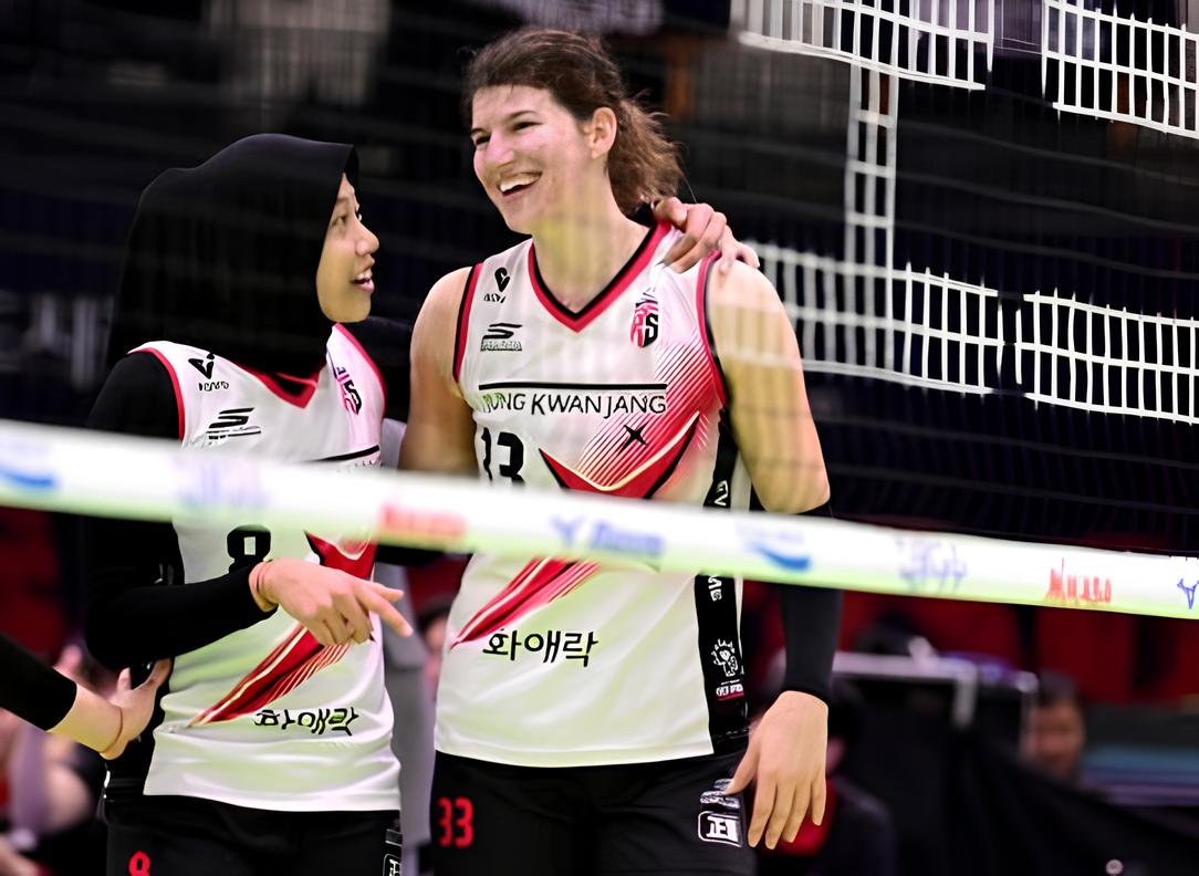 Bukilic dan Megawati saat masih berseragam Red Sparks.