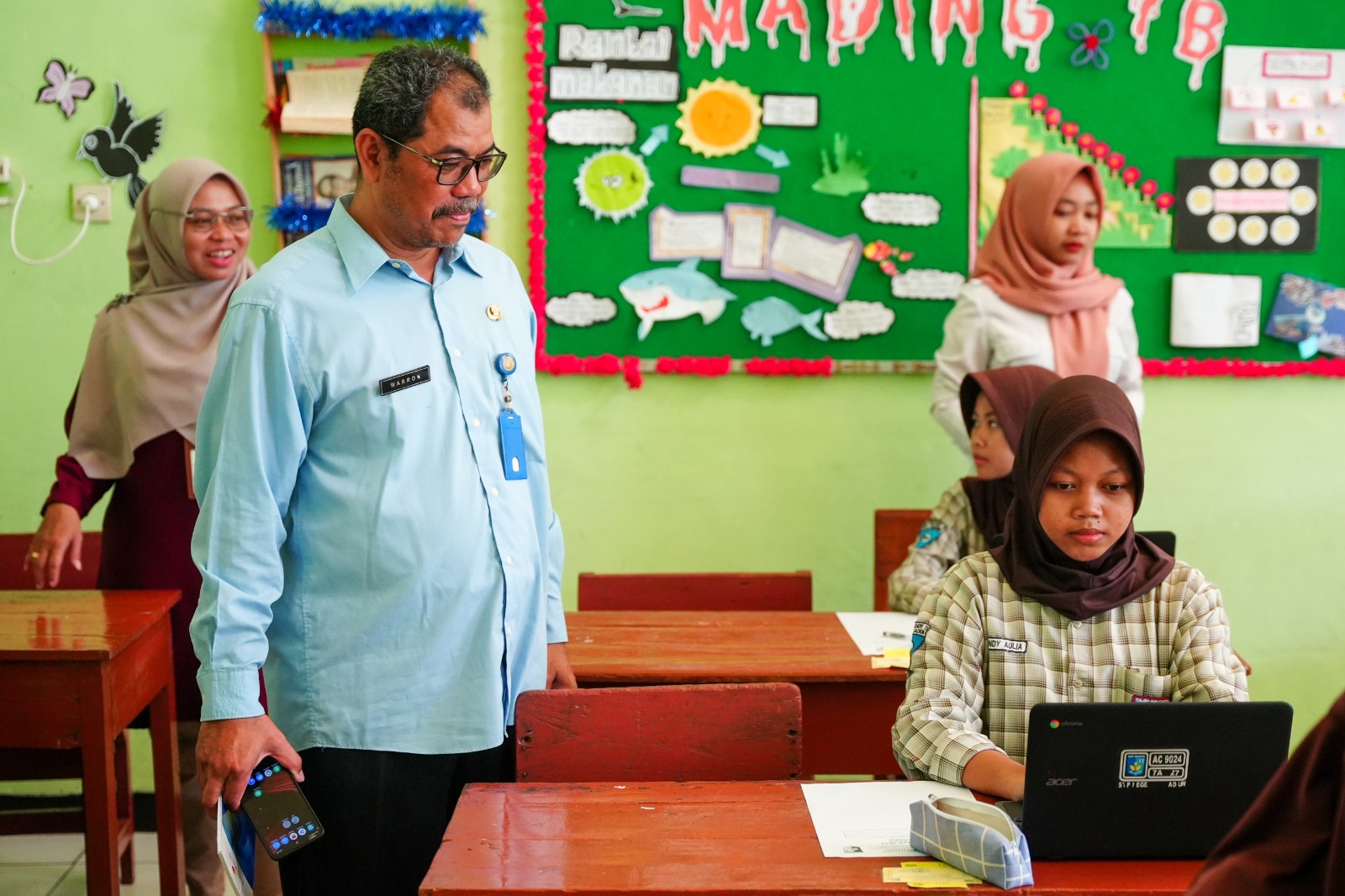 Siswa SD dan SMP di Kota Madiun mengikuti ujian sekolah sesuai jadwal dan protokol yang ditetapkan sekolah. FOTO: DISKOMINFO UNTUK RADAR MADIUN