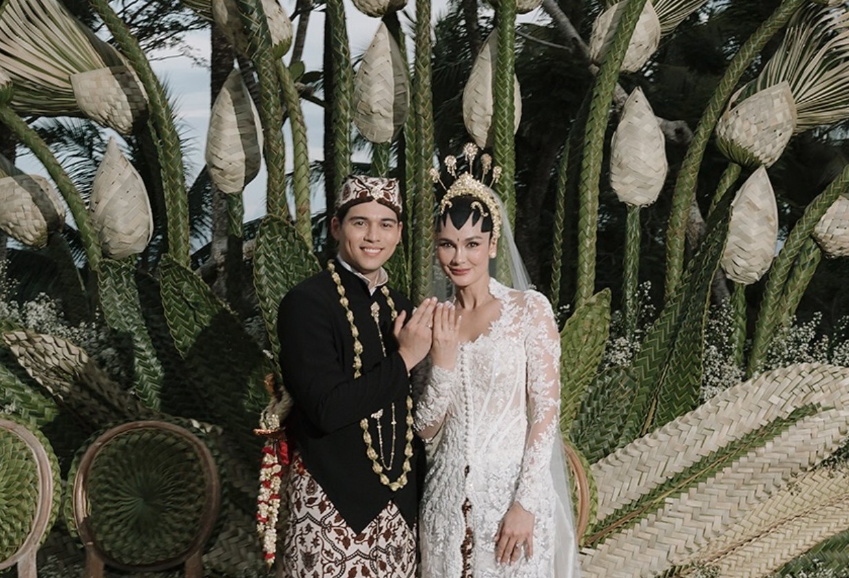 Maxime Bouttier resmi menikah dengan Luna Maya.
