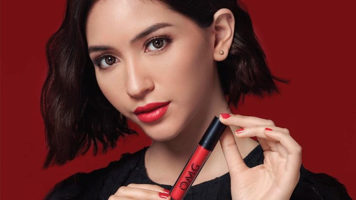 Ilustrasi rekomendasi lipstik OMG sesuai warna kulit.
