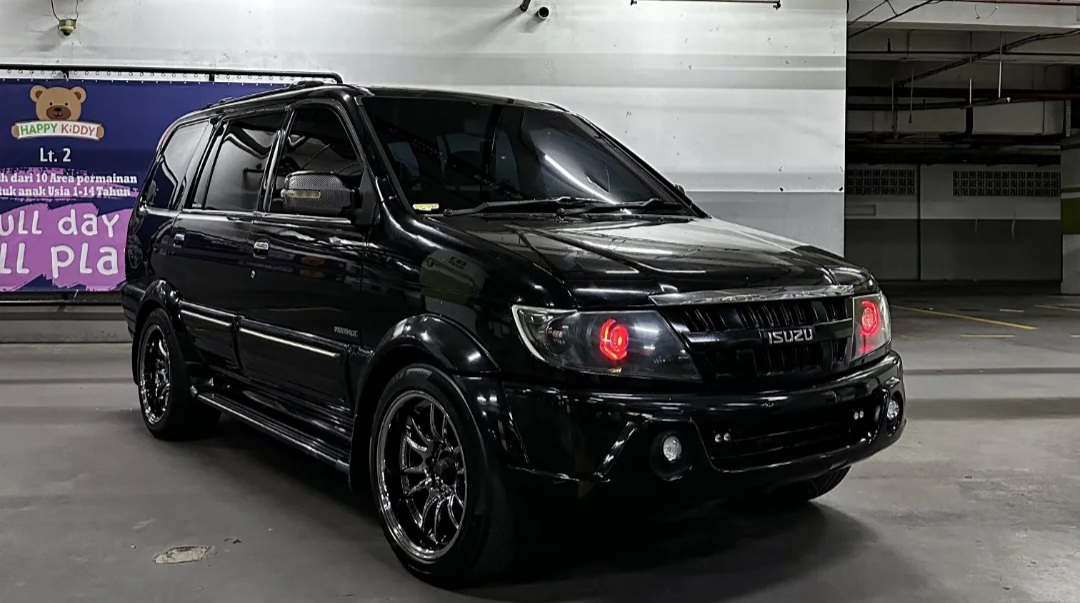 Modifikasi Grand Touring yang gagah.