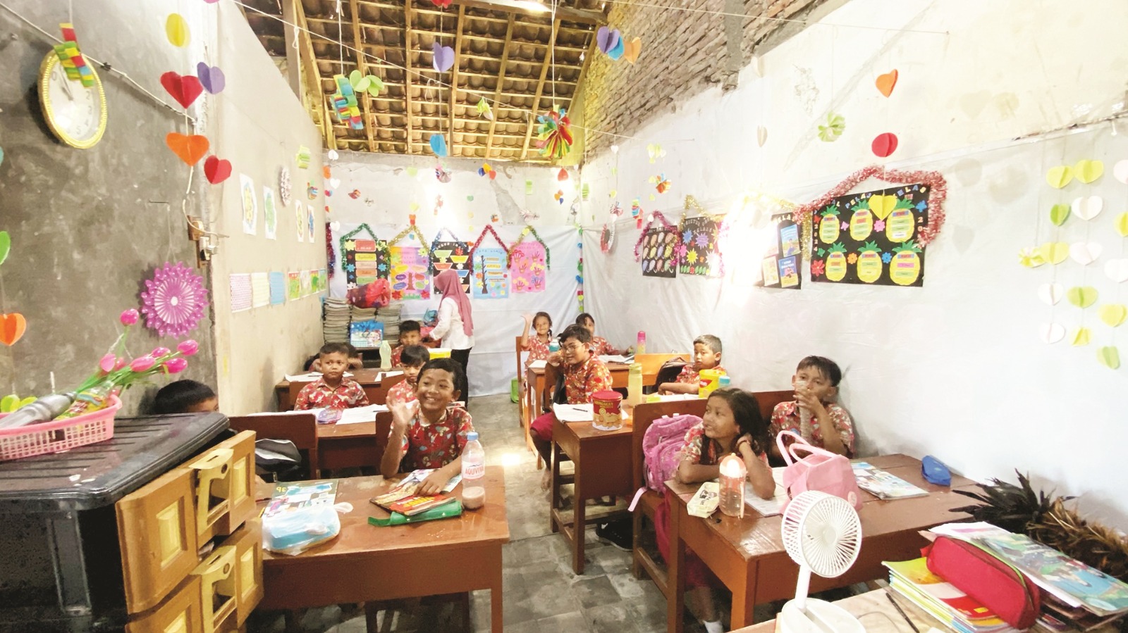 Regrouping sekolah menjadi opsi Dinas Pendidikan Kabupaten Madiun untuk mengatasi kekurangan guru dan kerusakan ruang kelas. FOTO: DIAN RAHAYU/RADAR MADIUN