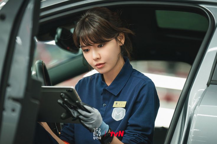 Cuplikan adegan Choi Soo Young dalam drama Korea berjudul Second Shot at Love. Kehidupan mekanik perempuan penuh kisah romantis.