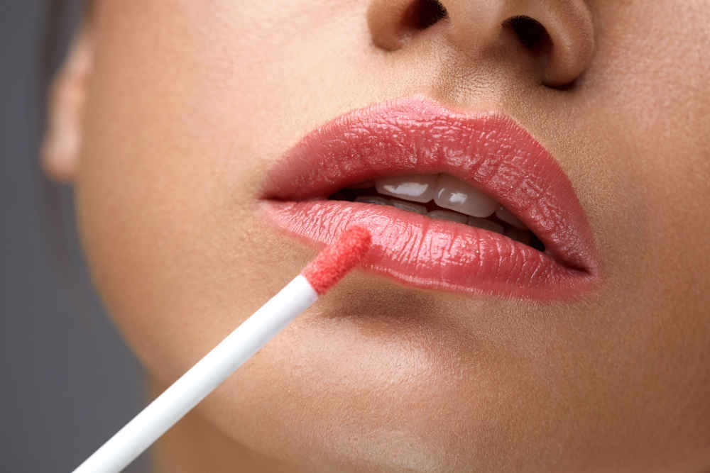 Ilustrasi rekomendasi lipstik glossy murah.