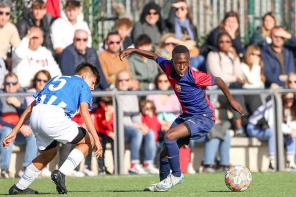 Fode Diallo, penyerang Barcelona U13, memecahkan rekor Lamine Yamal dan Takefusa Kubo.