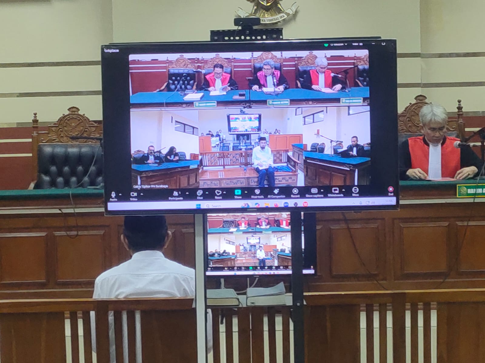 Proses pelaksanaan sidang tipikor PSU dengan agenda pembacaan tuntutan oleh JPU terhadap terdakwa Sudarmadi di Pengadilan Tipikor Surabaya, kemarin. FOTO: KEJARI KOTA MADIUN