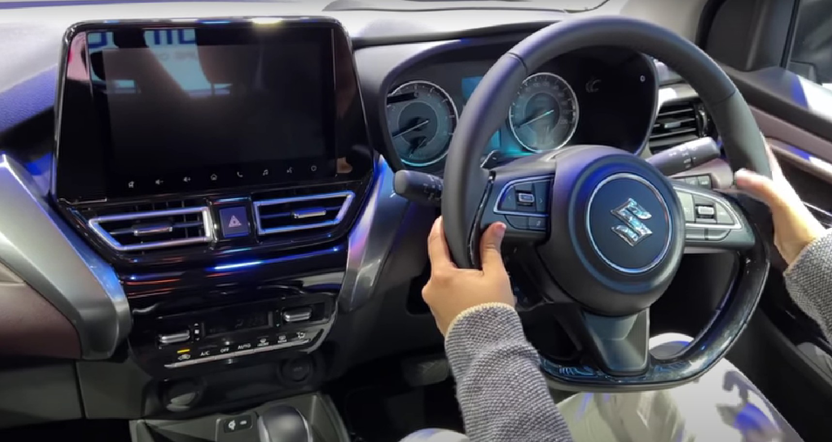 Interior ruang kemudi Suzuki Fronx