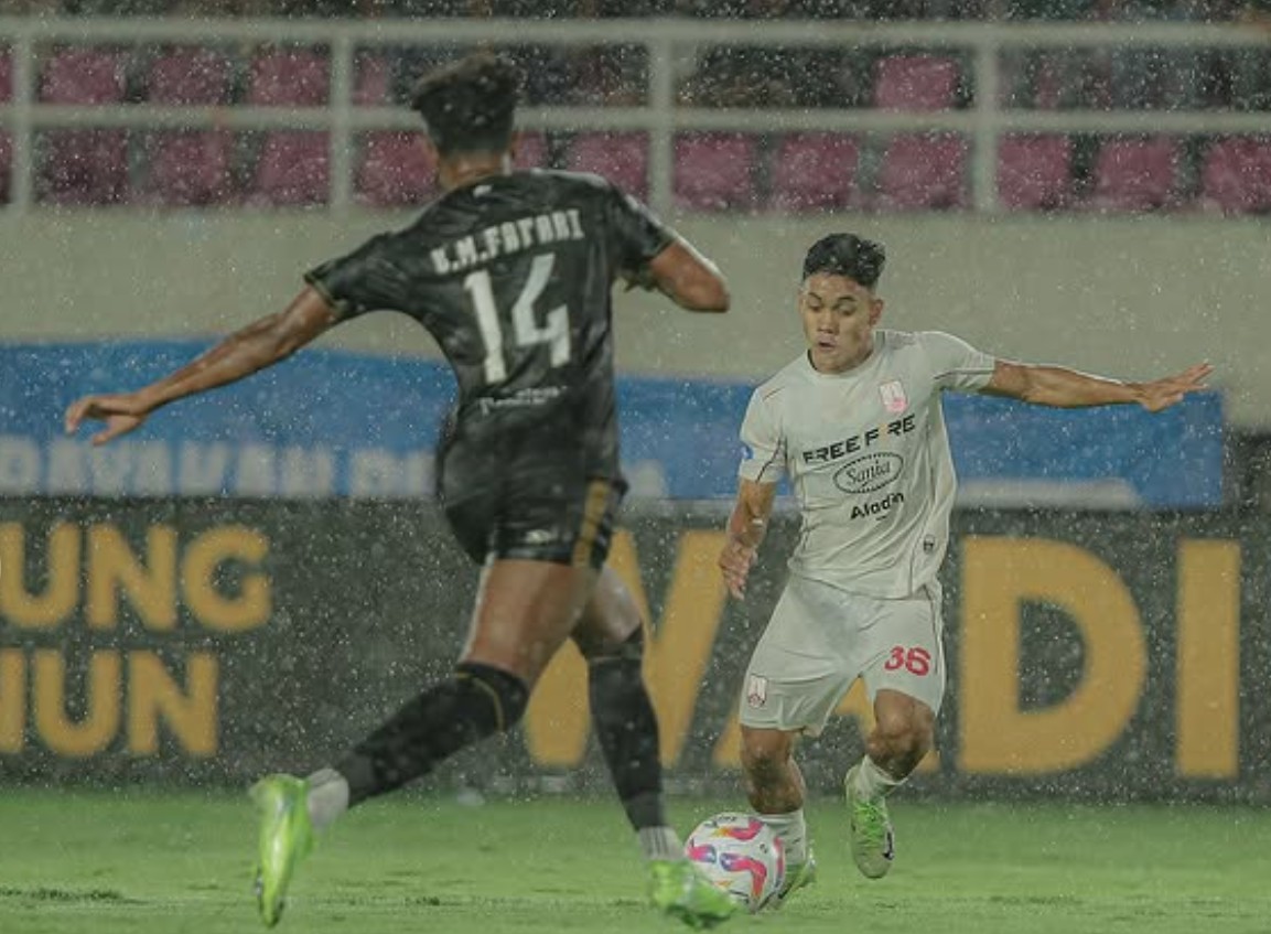Duel Persis Solo vs Dewa United di pekan 33 Liga 1 berlangsung sengit.