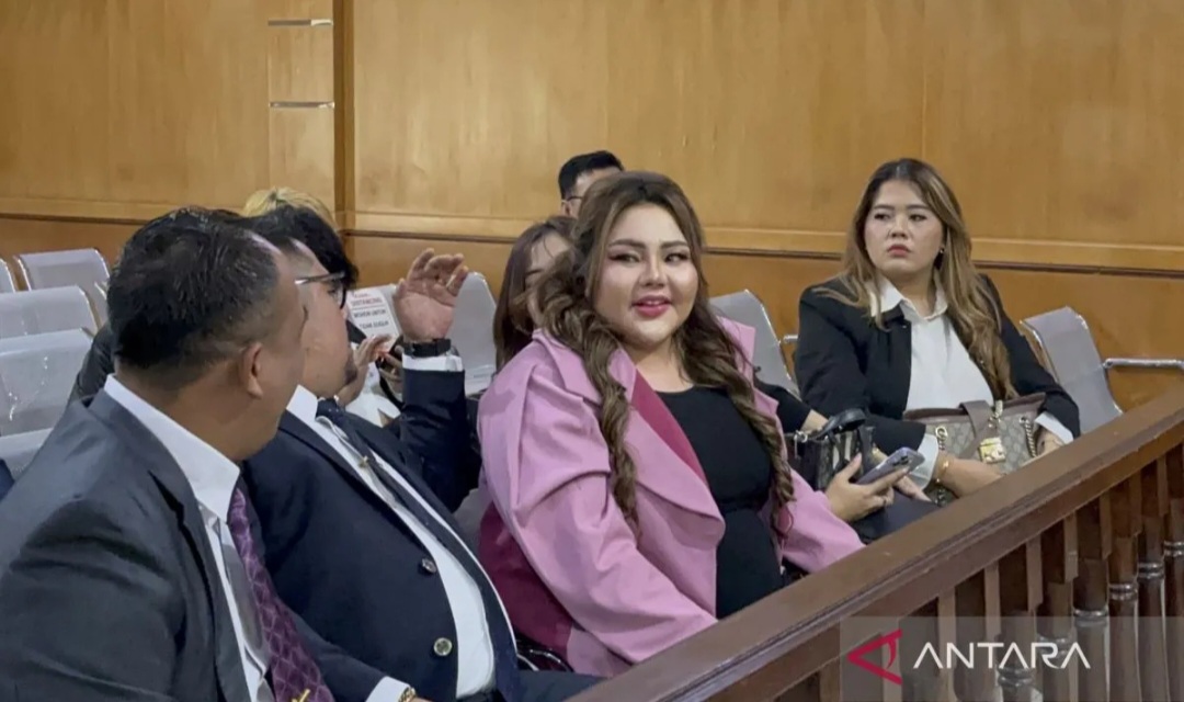 Lisa Mariana gugat Ridwan Kamil soal pengakuan identitas anak. Sidang perdana digelar di PN Bandung.