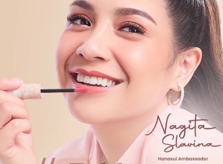 Ilustrasi rekomendasi lipstik Hanasui glossy terbaik.