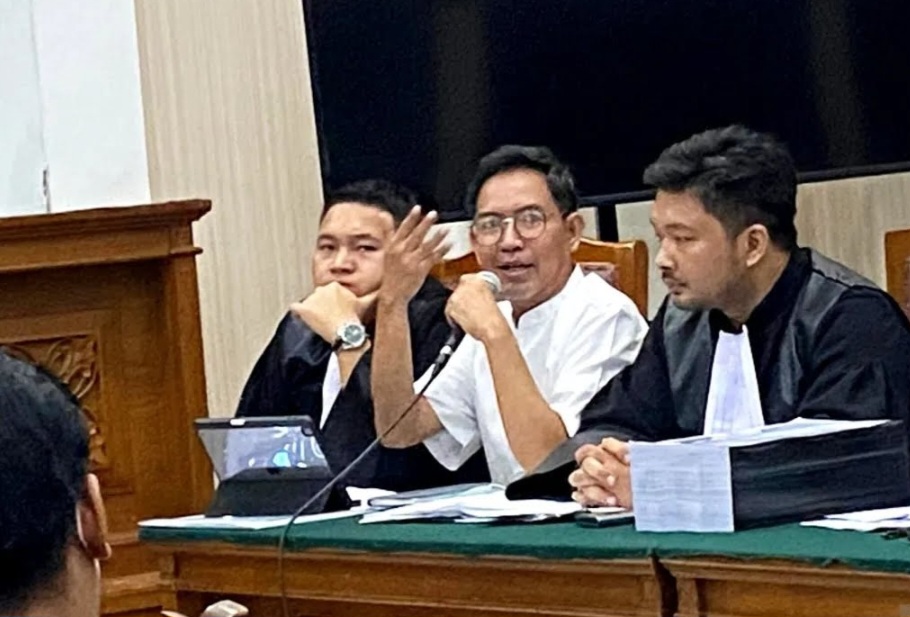 Zulkarnaen Apriliantony alias Tony saat menjalani sidang di PN Jakarta Selatan.