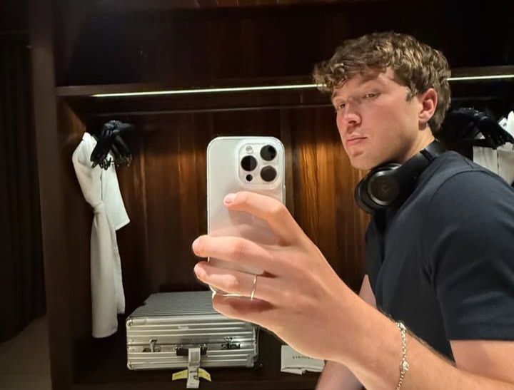 Ole Romeny telah tiba di Bali.