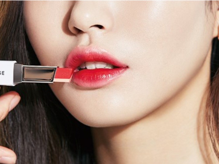 Ilustrasi rekomendasi lipstik ombre terbaik.