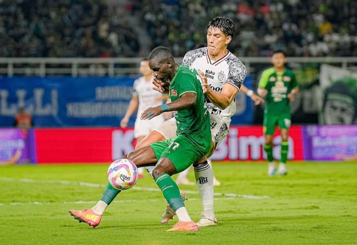 Persebaya kalah 1-3 di match terakhir tadi malam.