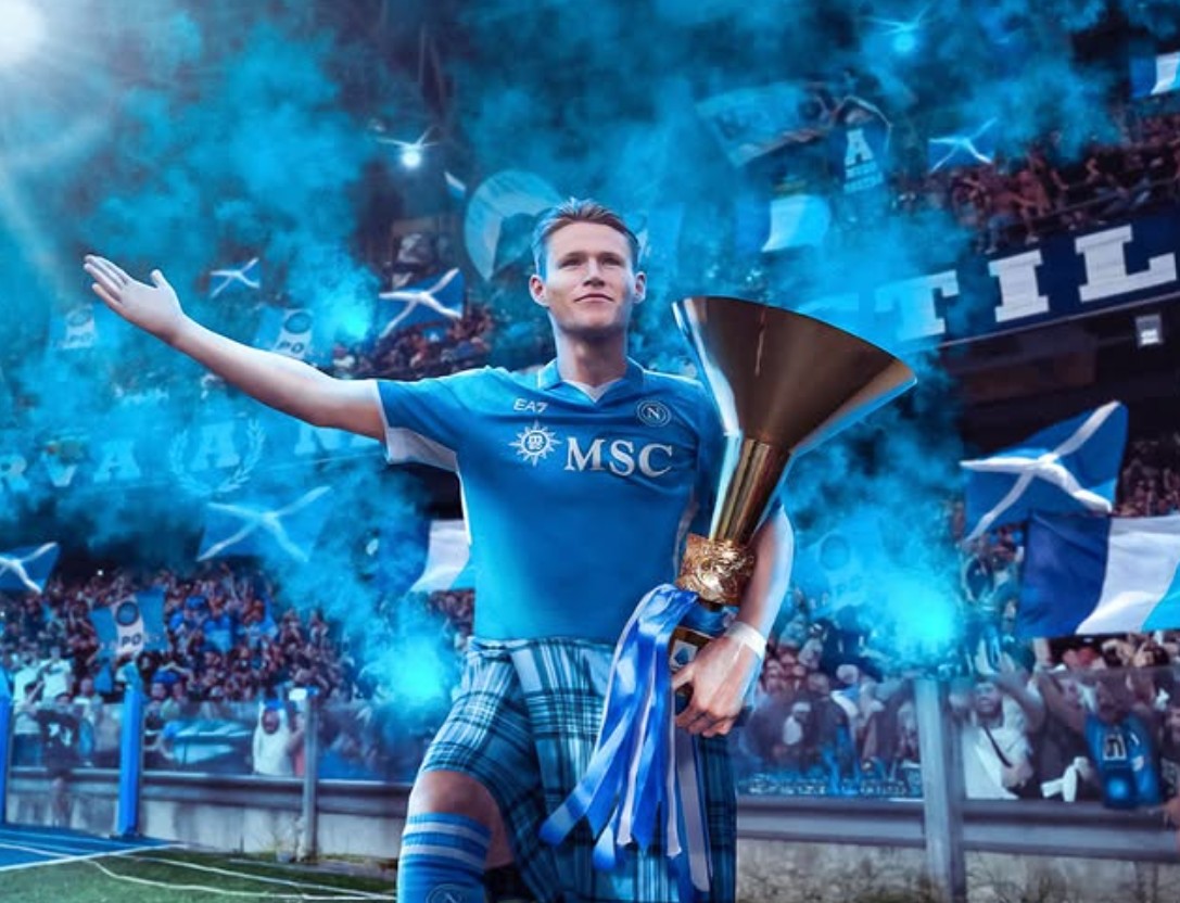 Scott McTominay menyabet pemain terbaik Serie A dan meraih scudetto bersama Napoli usai tinggalkan MU.