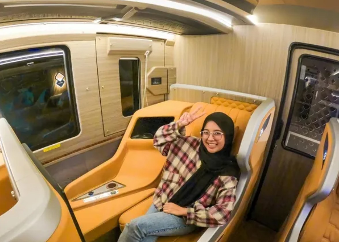 Interior sleeper bus PO Narendra yang melayani rute Ponorogo-Jakarta.