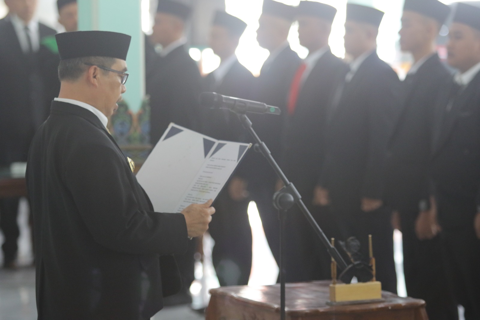 Bupati Madiun Hari Wuryanto melantik 173 pejabat fungsional pemkab pada Kamis (23/5) lalu. FOTO: R BAGUS RAHARDI/RADAR MADIUN