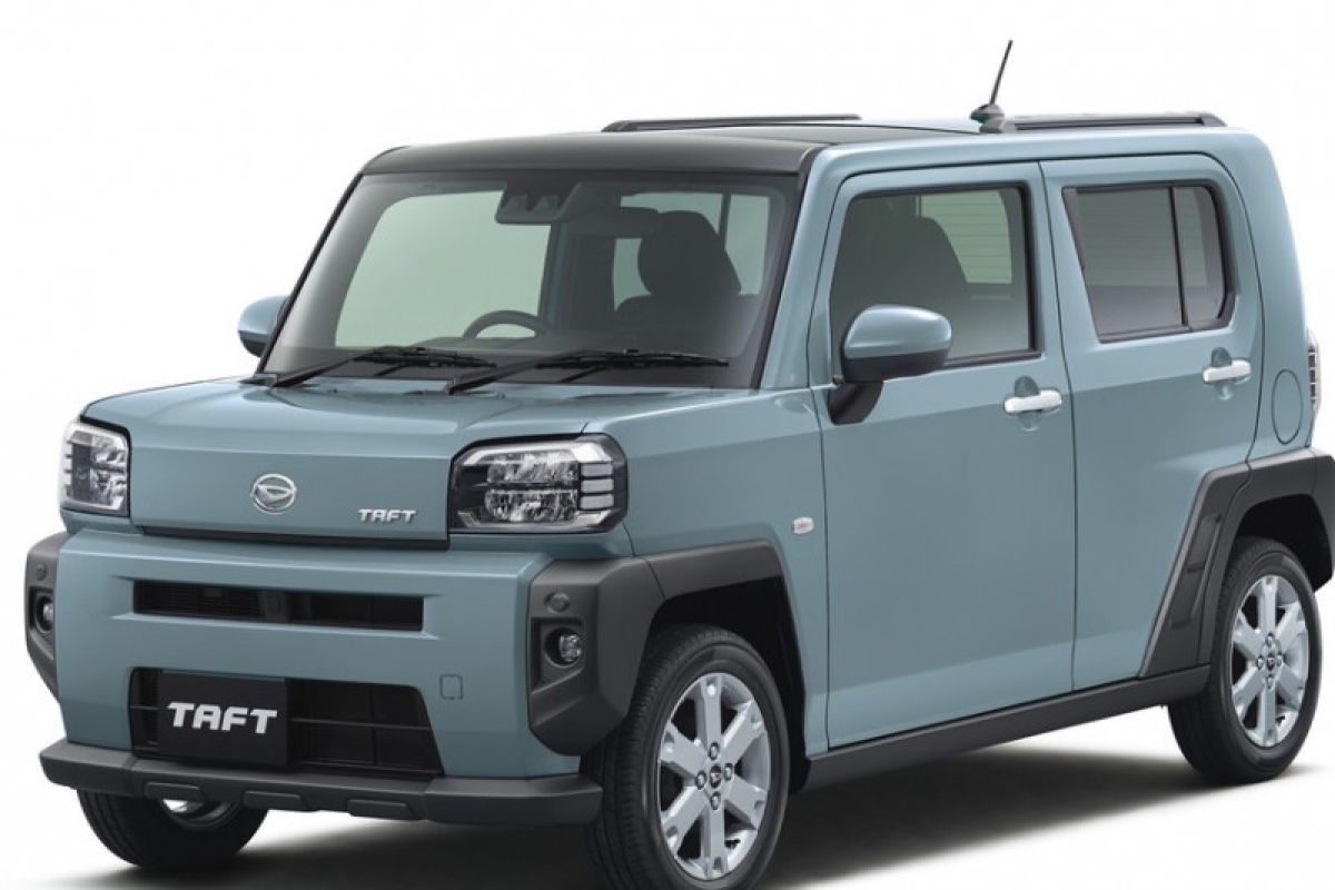 Daihatsu Taft berevolusi dari jip diesel ikonik menjadi kei car bergaya SUV modern, lengkap dengan fitur panoramic roof dan Smart Assist.