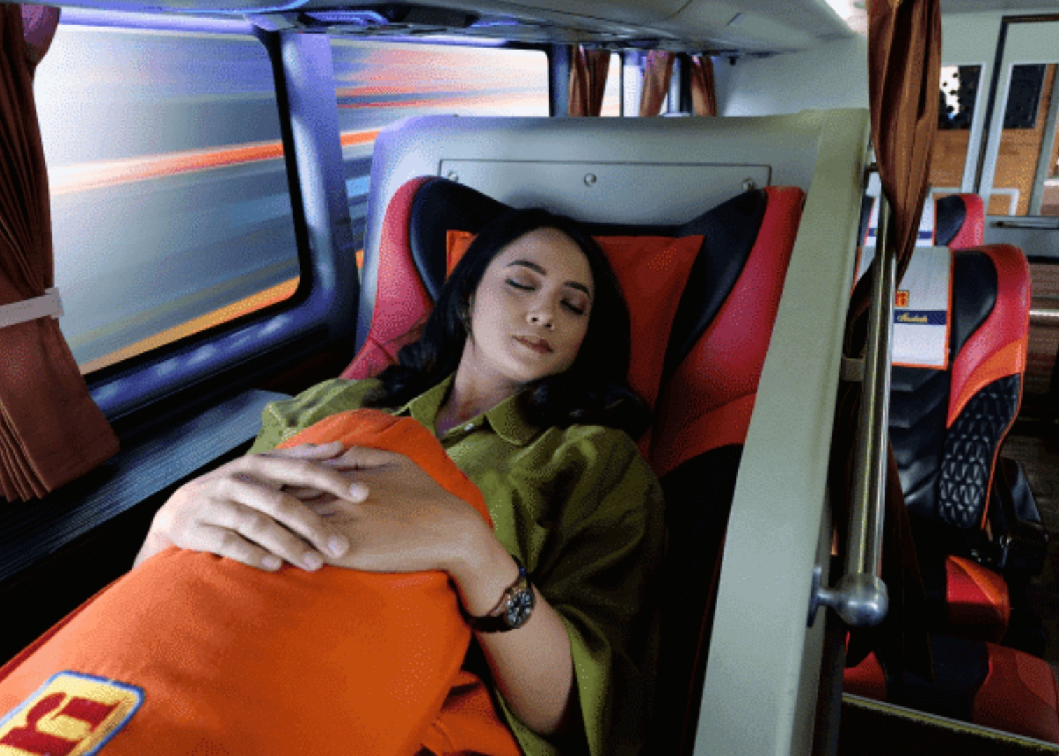Interior mewah sleeper bus Rosalia Indah.
