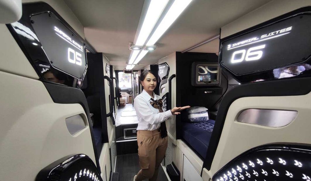 Imperial Suites pada sleeper bus DAMRI.