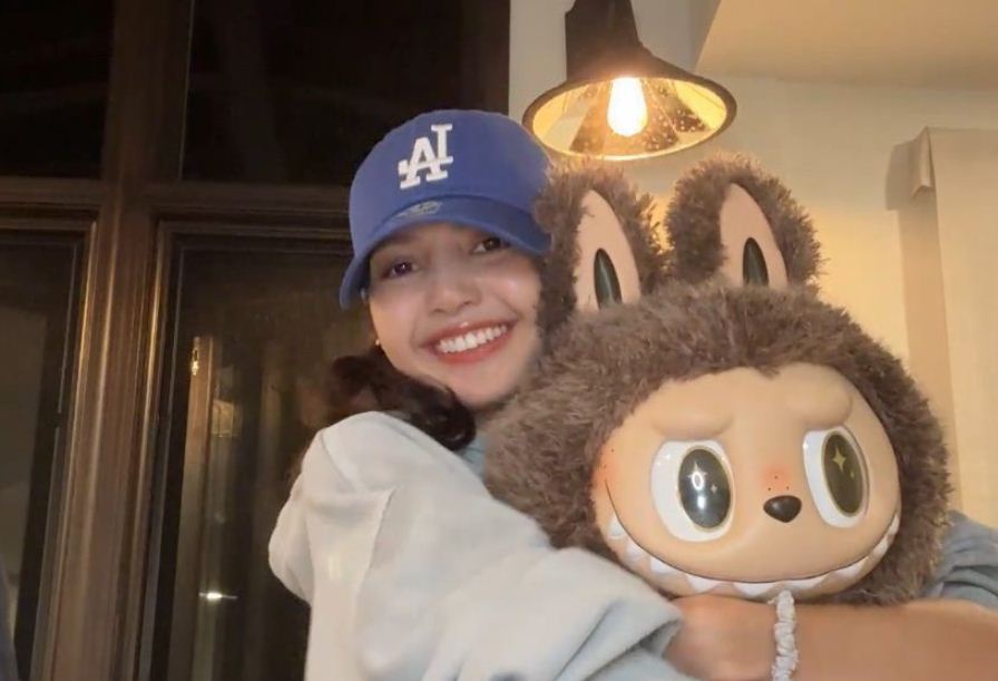 Boneka Labubu Makin Viral di AS-Eropa sampai Dipakai Rihanna dan Dua ...