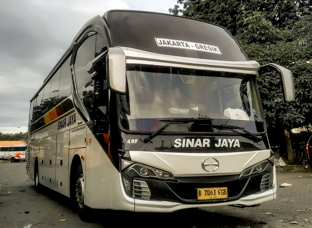 Nikmati&nbsp;perjalanan nyaman dengan Sleeper Bus PO Sinar Jaya, banyak fasilitas dengan harga kompetitif.