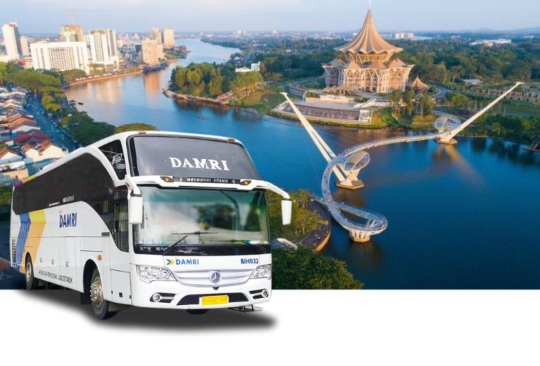 DAMRI menyediakan rute ke luar negeri, menjangkau Kuching, kota wisata sejarah di negara bagian Sarawak, Malaysia.