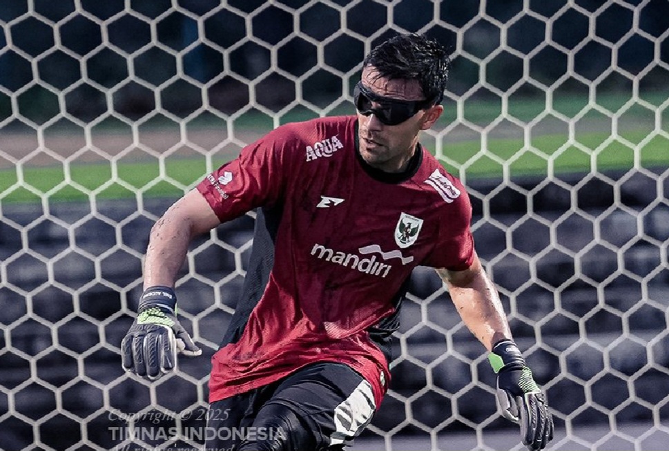 Emil Audero pakai kacamata latihan saat TC Timnas. Bukan minus, tapi alat canggih tingkatkan refleks kiper.