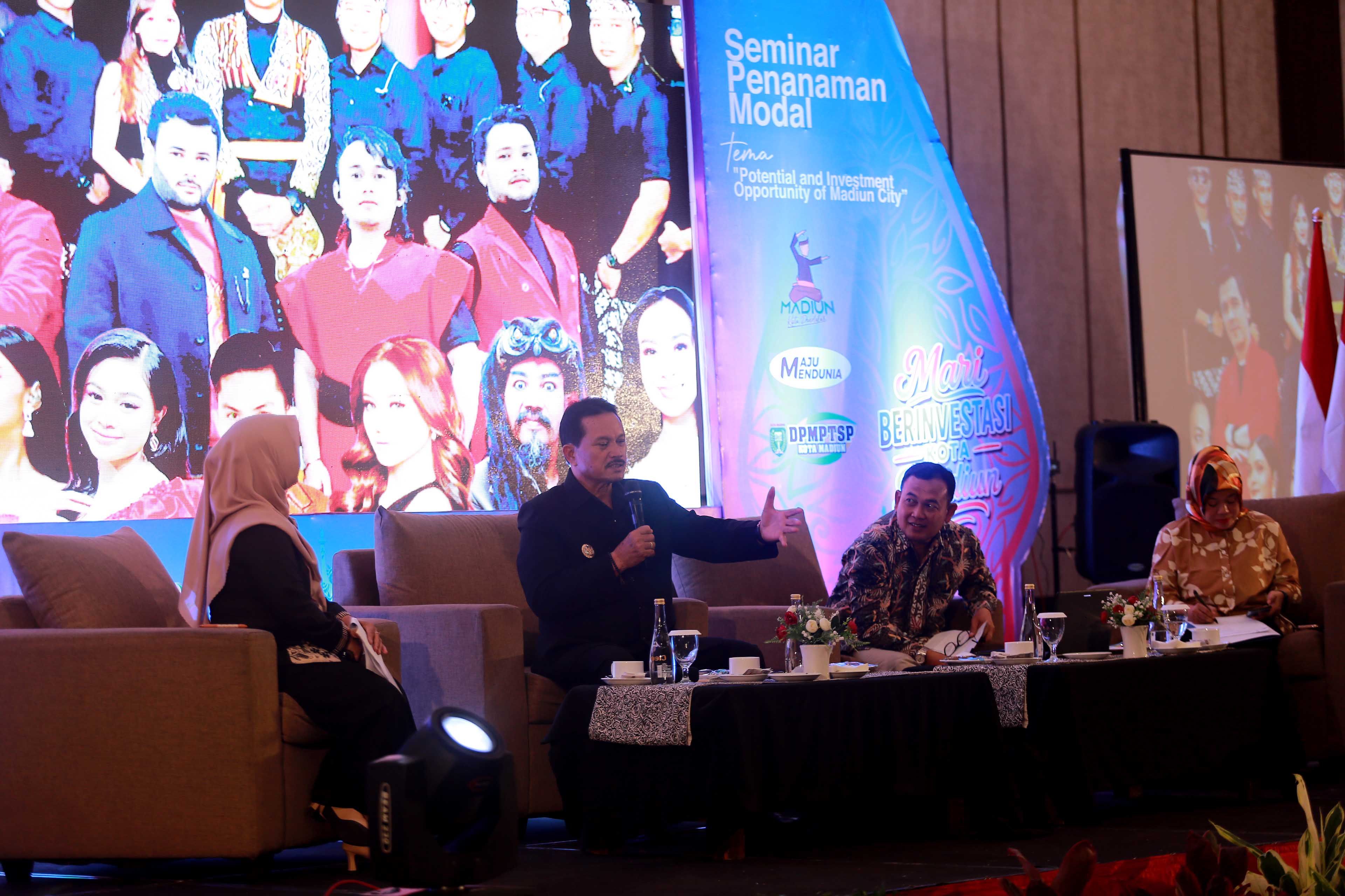 BERGERAK POSITIF: Wali Kota Maidi membeberkan tren pertumbuhan ekonomi daerah dalam seminar penanaman modal, Selasa 27 Mei 2025.