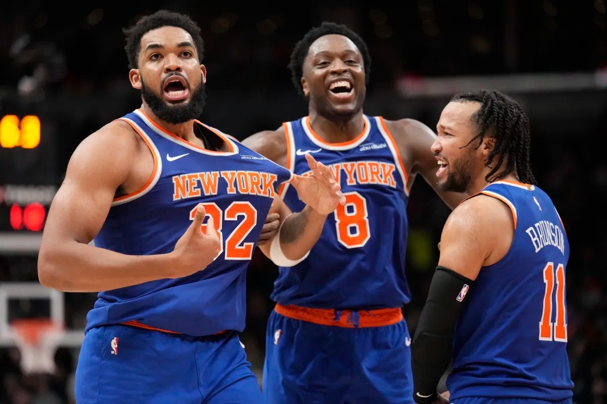 Jalen Brunson (kanan/nomer 11) dan Karl Anthony-Towns (kiri/nomer 32) jadi duo maut harapan knicks dalam seri ini.