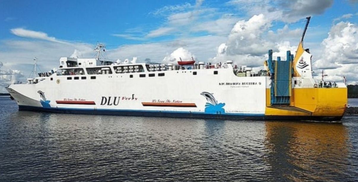 KM Dharma Rucitra 8 melayani rute penyeberangan Surabaya&ndash;Lombok.