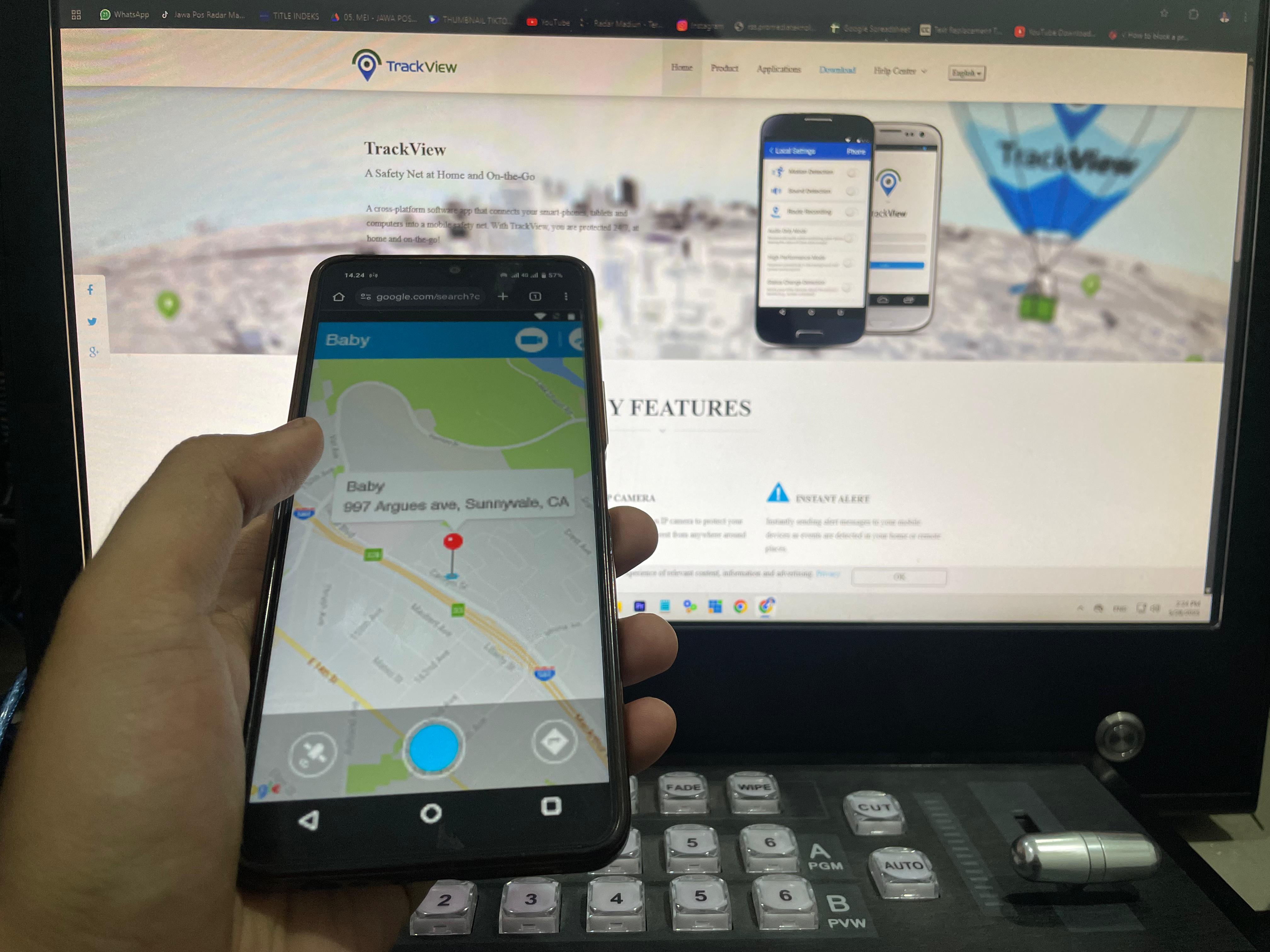 Ilustrasi memantau HP dari jauh menggunakan TrackView.