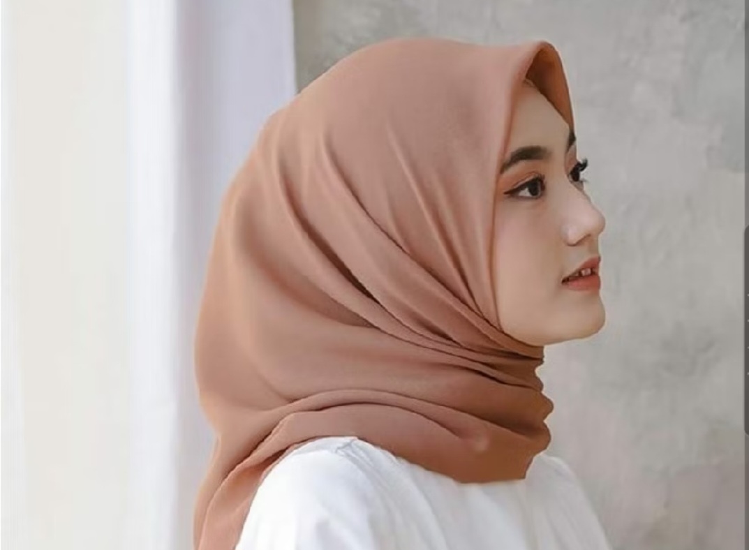 Ilustrasi rekomendasi hijab segi empat harga murah.