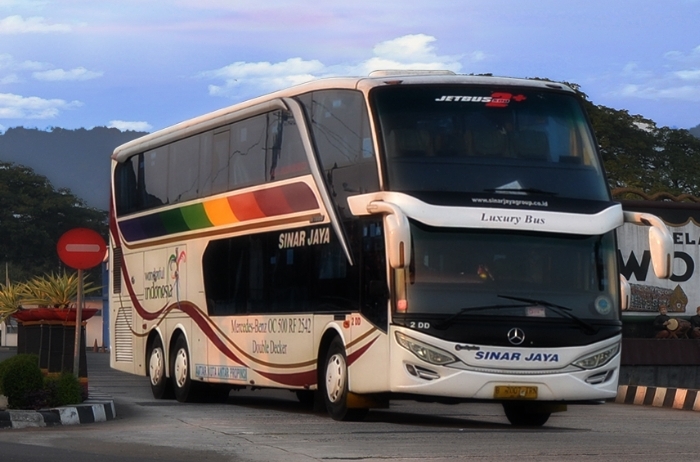 Mercedes Benz O500RSD 2445 jadi tulang punggung baru bus kelas atas. 6 PO ini jadi bukti kenyamanan makin jadi prioritas.