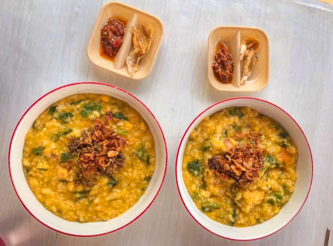 Barobbo khas Sulawesi Selatan: bubur jagung dengan ikan dan sayuran yang lezat, bergizi, dan cocok untuk menu harian.