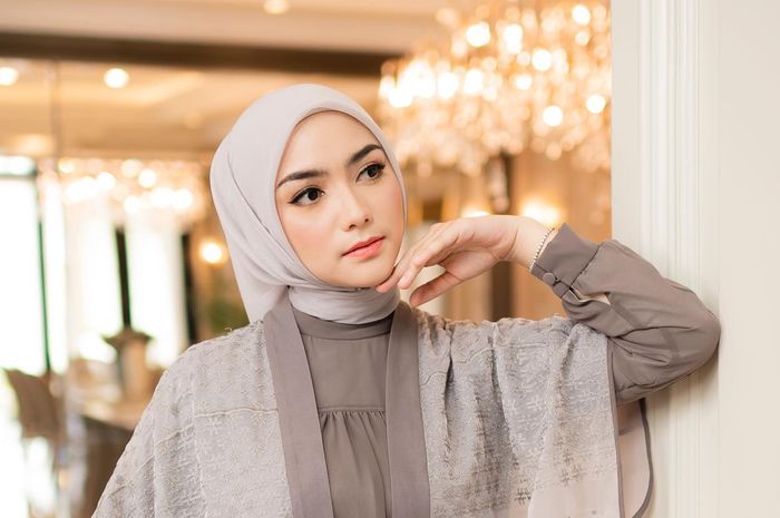 Ilustrasi inspirasi hijab untuk merayakan Idul Adha.
