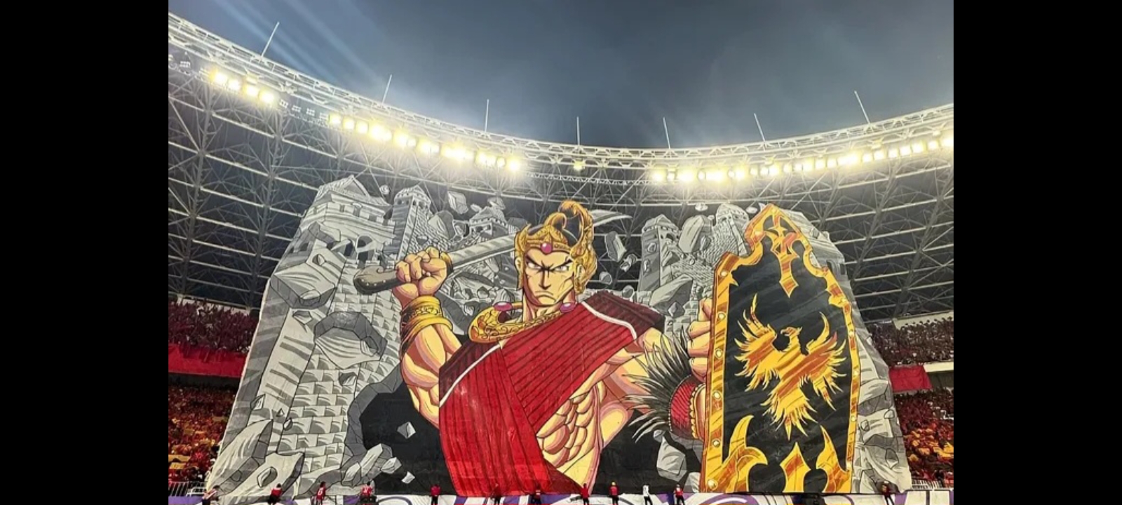 Tifo tokoh wayang Gatutkaca dibentangkan La Grande Indonesia dan Ultras Garuda, pada pertandingan Indonesia vs China.