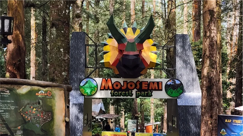 Ilustrasi Mojosemi Forest Park Magetan