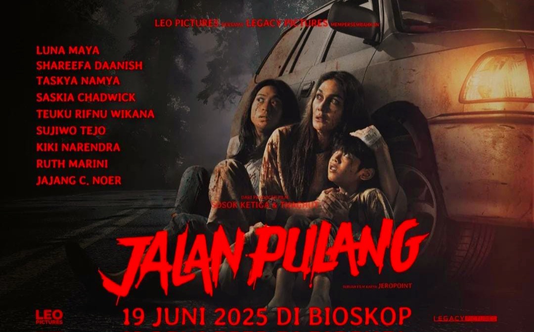 Luna Maya berperan sebagai Lastini dalam film Jalan Pulang, sosok ibu yang berjuang menyelamatkan anaknya dari teror gaib.