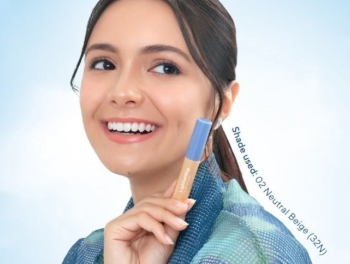 Ilustrasi rekomendasi concealer terbaik untuk samarkan mata panda salah satunya Wardah.