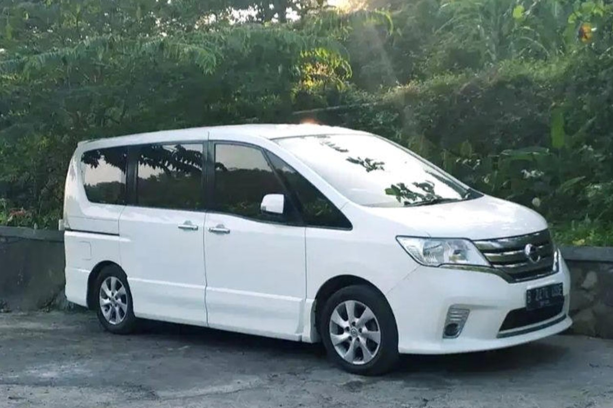 Nissan Serena Mk IV C26 2012