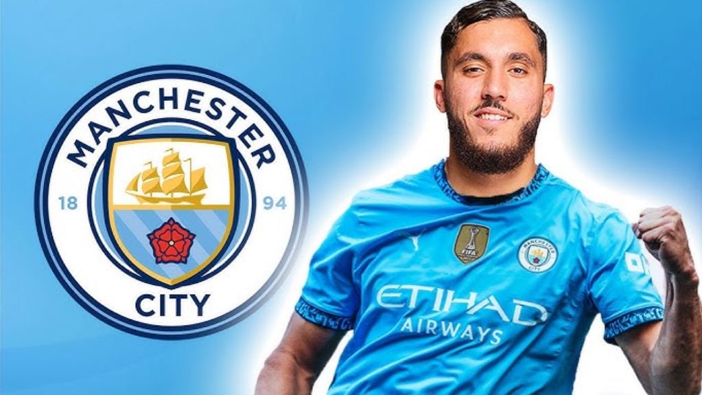 Rayan Cherki bergabung dengan Manchester City dari Olympique Lyon.