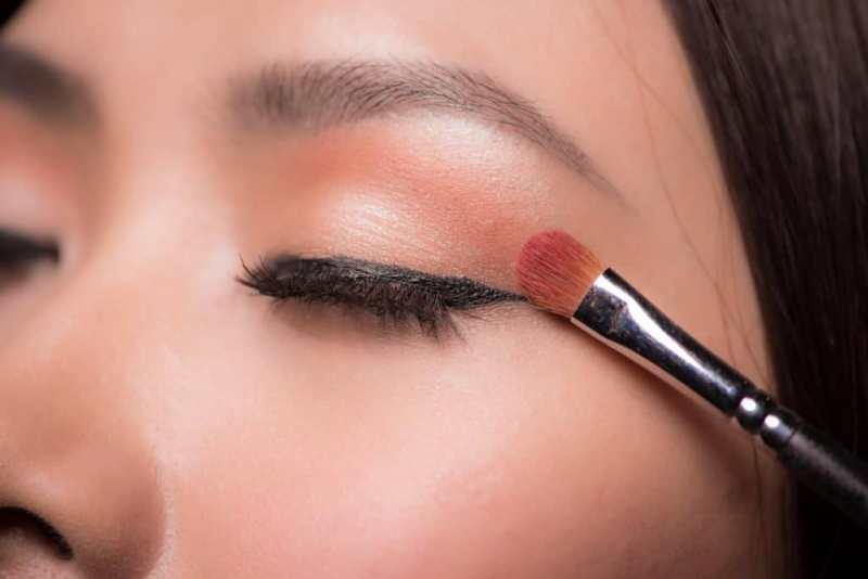 Ilustrasi eyeshadow murah tapi mewah di bawah Rp 50 ribu.